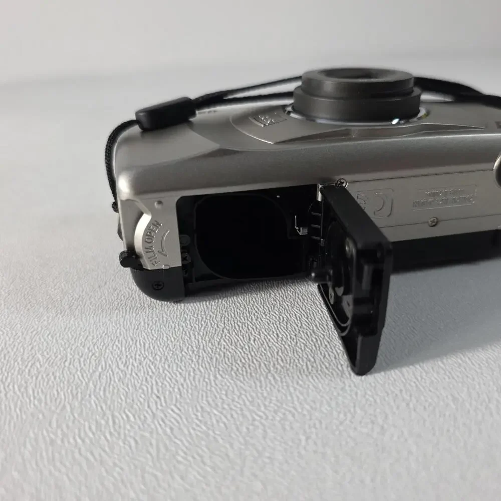 Canon ELPH 260Z APS Film Camera 30-60mm Zoom Lens (TESTED) - NOT 35mm FILM